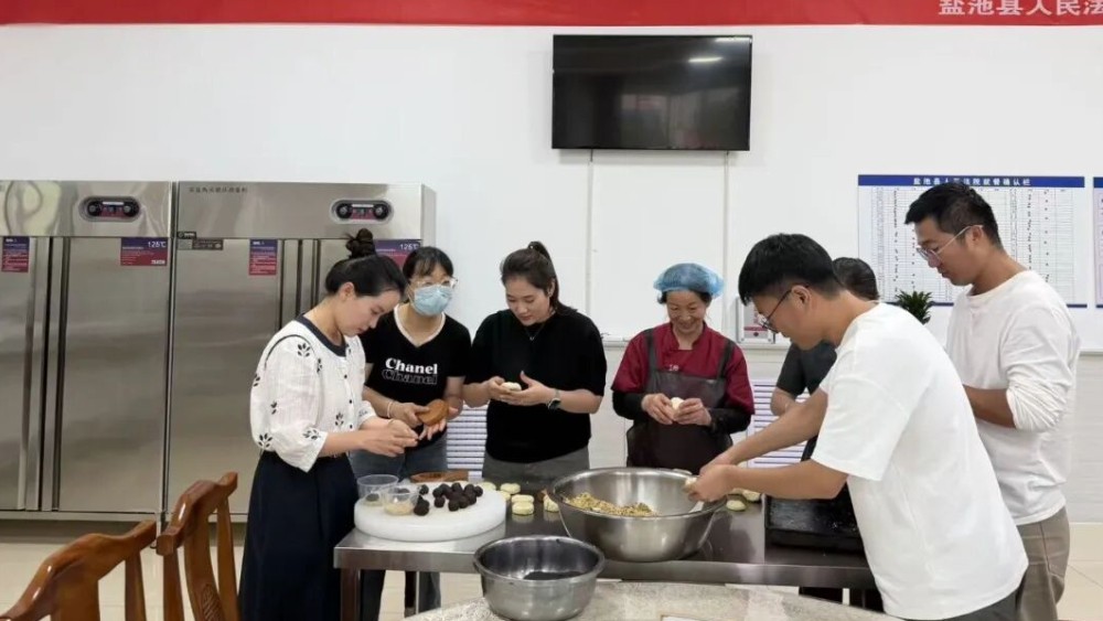 月圆话初心 法徽护安宁