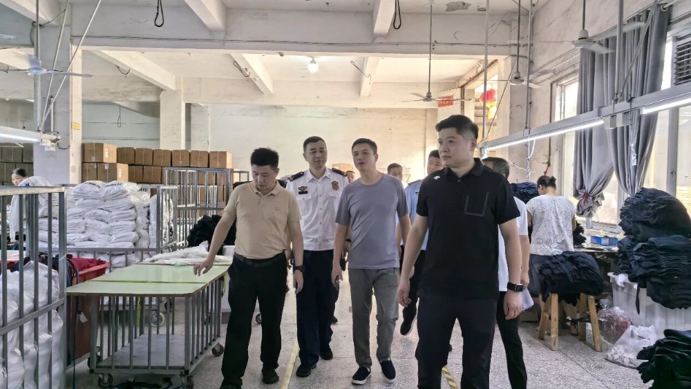 南昌各地密集开展中秋国庆安全生产督导检查 筑牢节日安全防线