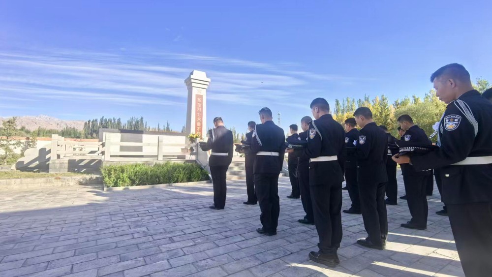 缅怀英烈铸忠诚 坚守边关践初心