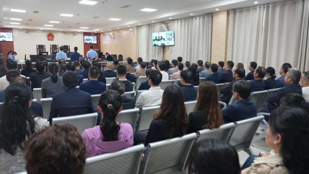 以案为鉴鸣警钟 庭审观摩筑防线 ——商南县法院刑事审判庭组织开展职务犯罪庭审观摩活动