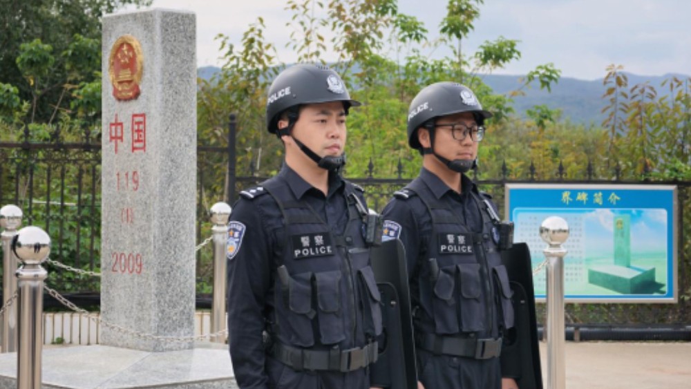 吉林圈河：国庆护航G331旅游通道