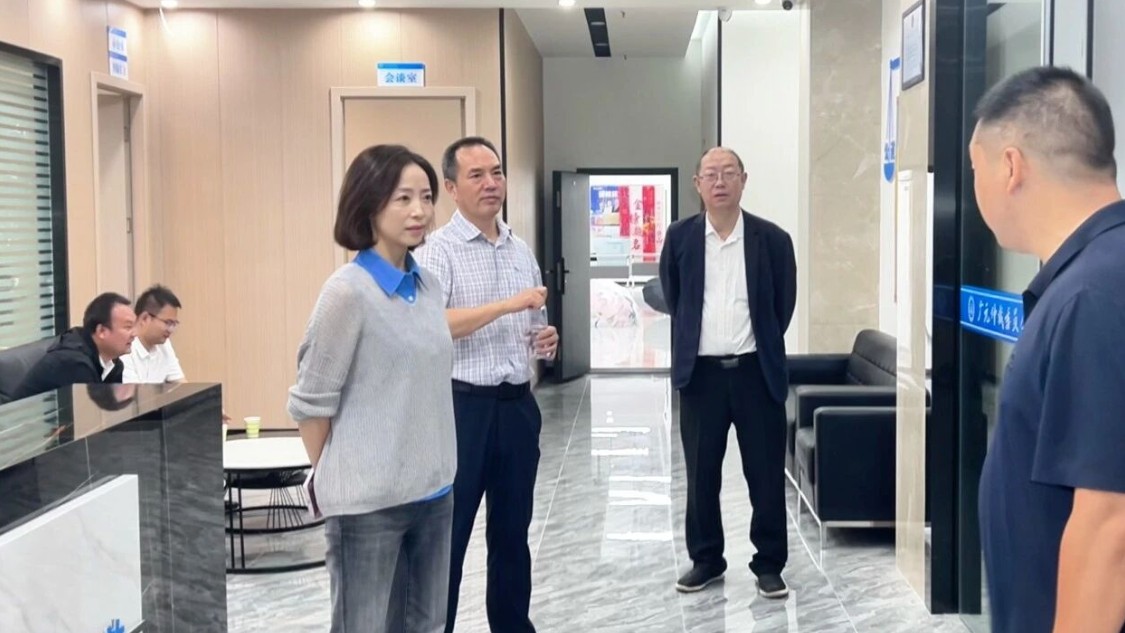 何明珍调研广元仲裁工作