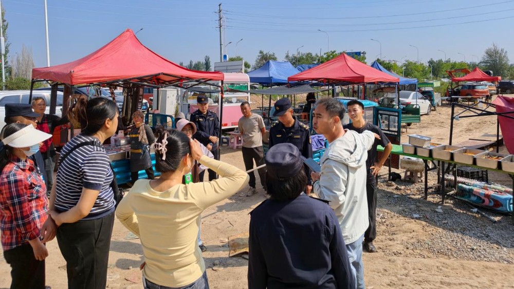银川市金凤区西湖社区：空地规范管起来 停车有序停起来