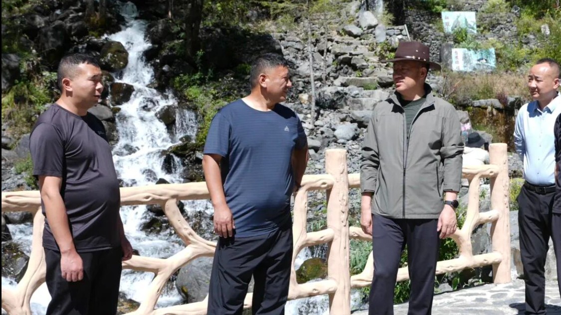何建华到吾伊乡石里乡蒲西乡开展综合调研