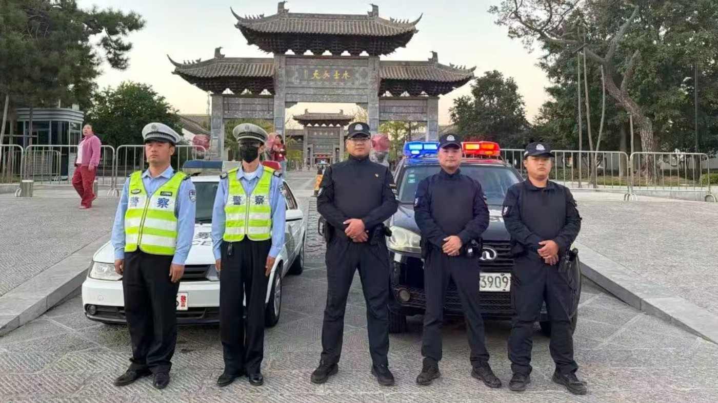 磁县公安：“警察蓝”坚守岗位 守护国庆最美“中国红”