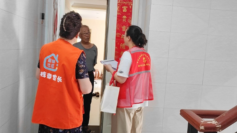 银川市金凤区景湖社区：党建红擎聚合力 微网细治暖民心