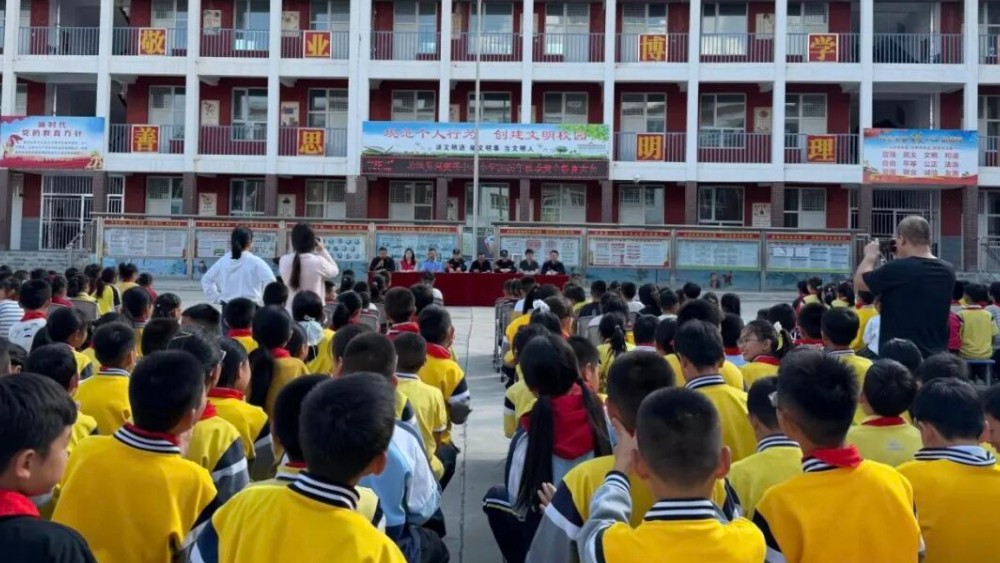 法治宣讲精准滴灌 师生课堂分层施教