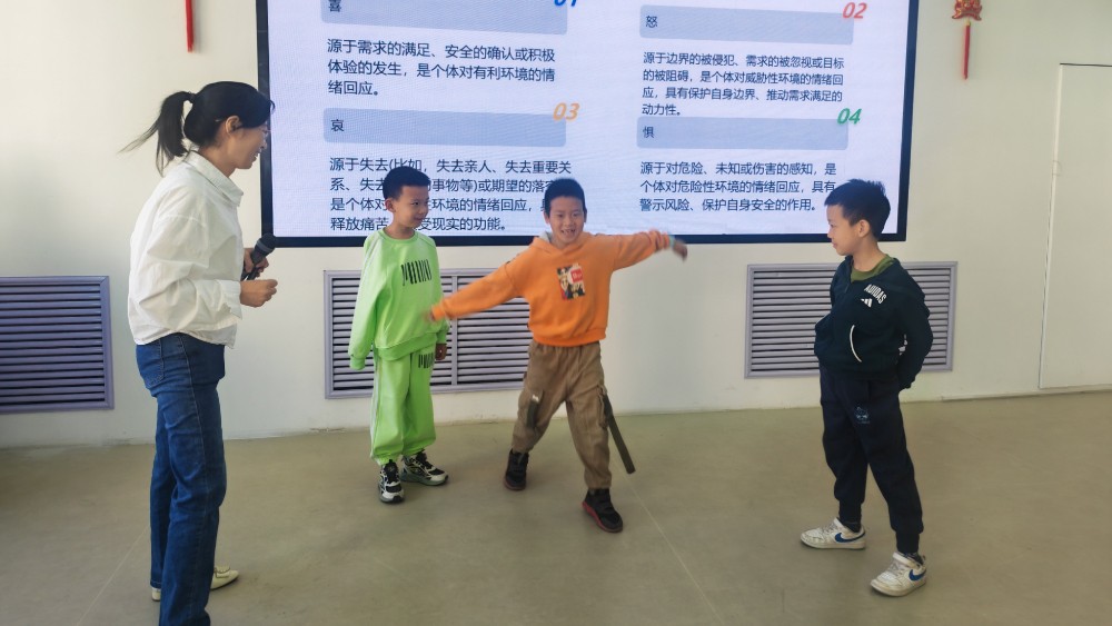 银川市金凤区海珀兰轩社区：心理课堂解密成长 多彩活动呵护童心