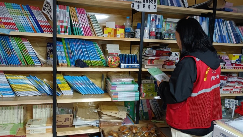 银川市兴庆区康平社区：护苗排查不停步 筑牢文化安全线