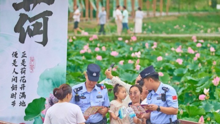 反诈宣传，在景区、工棚和广场开讲