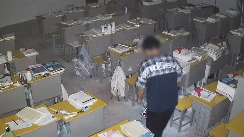为见网友铤而走险！吉安市吉安县公安抓获校园盗窃嫌疑人江某