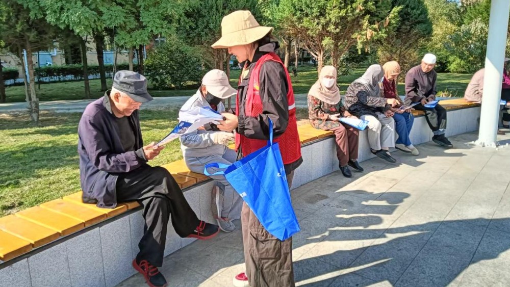 银川市金凤区银丰社区：面对面讲反诈 心贴心护钱财