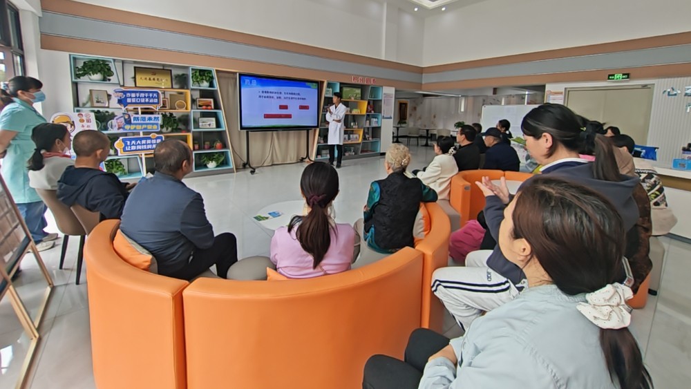 银川市金凤区海珀兰轩社区：普及安全用药知识 守护居民健康生活