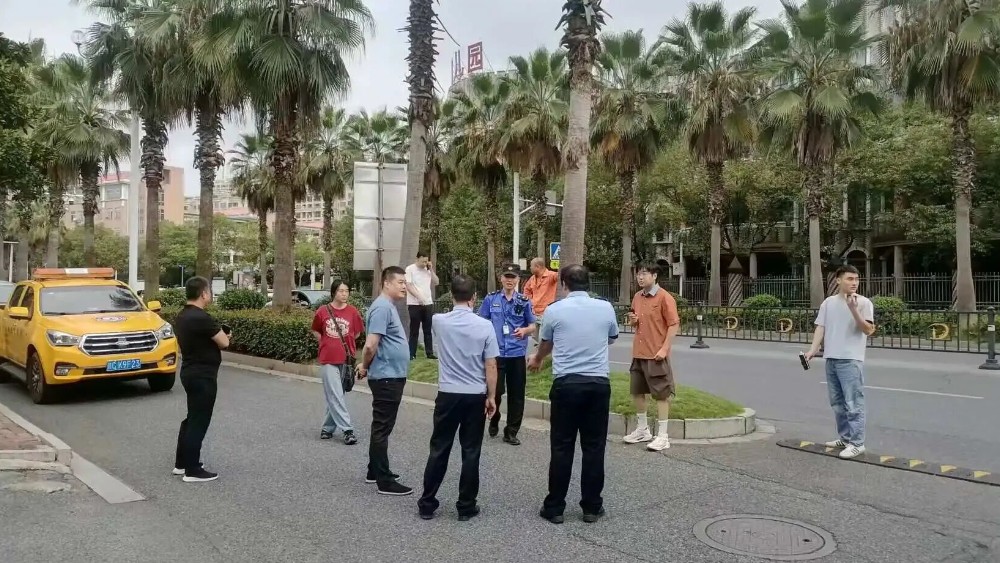 暖心！宜春市宜阳大队办实事，小区由“堵心”变舒心