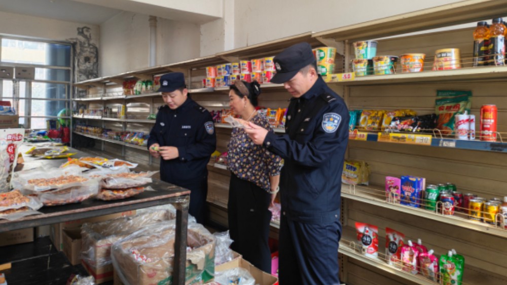 省林区公安局双鸭山分局：筑牢食安防护网 守护民生平安线