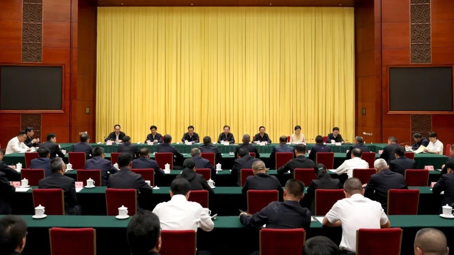 省委书记与换届后的新任各州（市）党政主要负责同志集体谈话交流，都聊了啥？