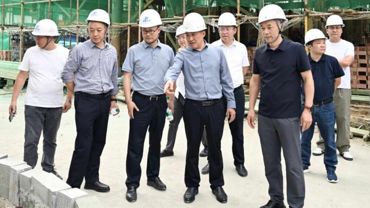 严清权调研新政老街城市更新试点 以有机更新传承历史文脉提升城市品质
