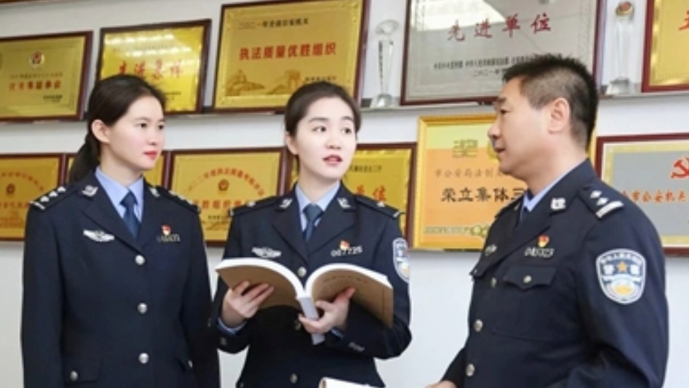 一严一暖淬铁军 一码一督守公正