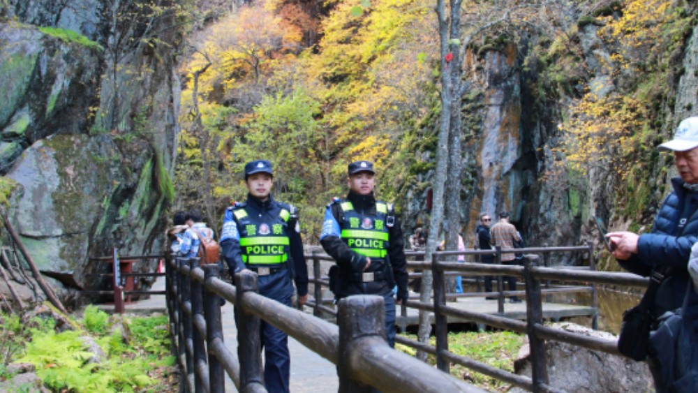 伊春公安：“警”跟脚步 沉浸式体验护游民警的一天