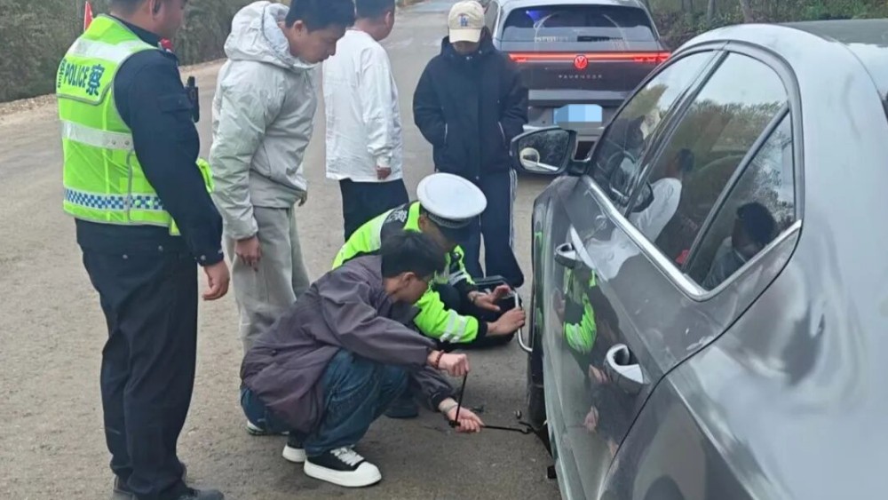 伊春公安：“警”伴山水暖人心，点滴警事护旅途