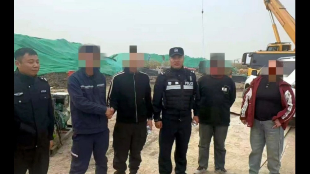 警心护 “薪” 解民忧 吉林扶余公安得胜派出所现场调解工地劳资纠纷