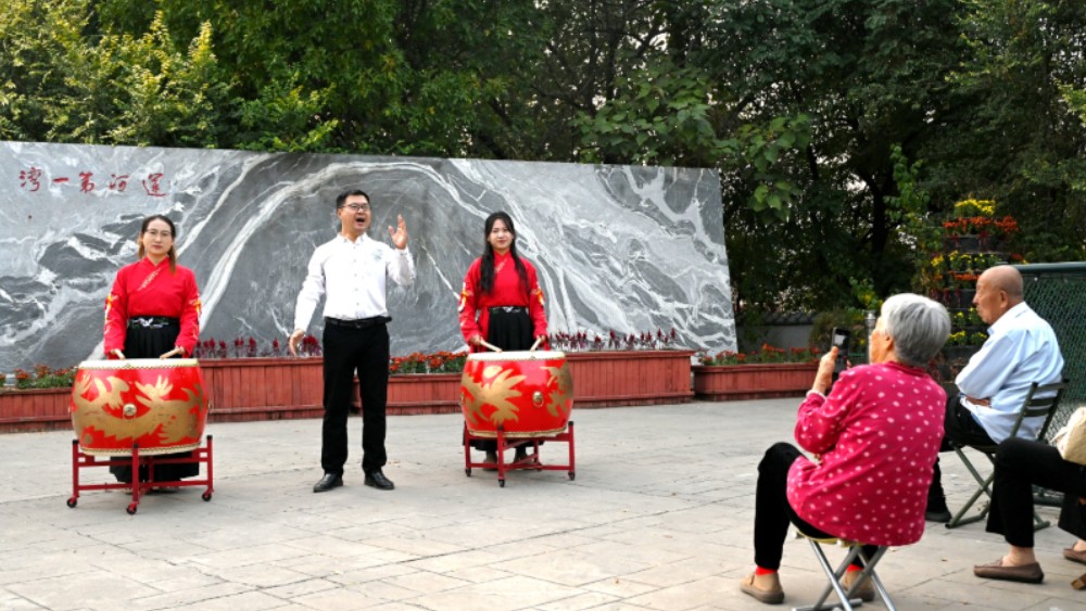 大运河畔，又闻船工号子声