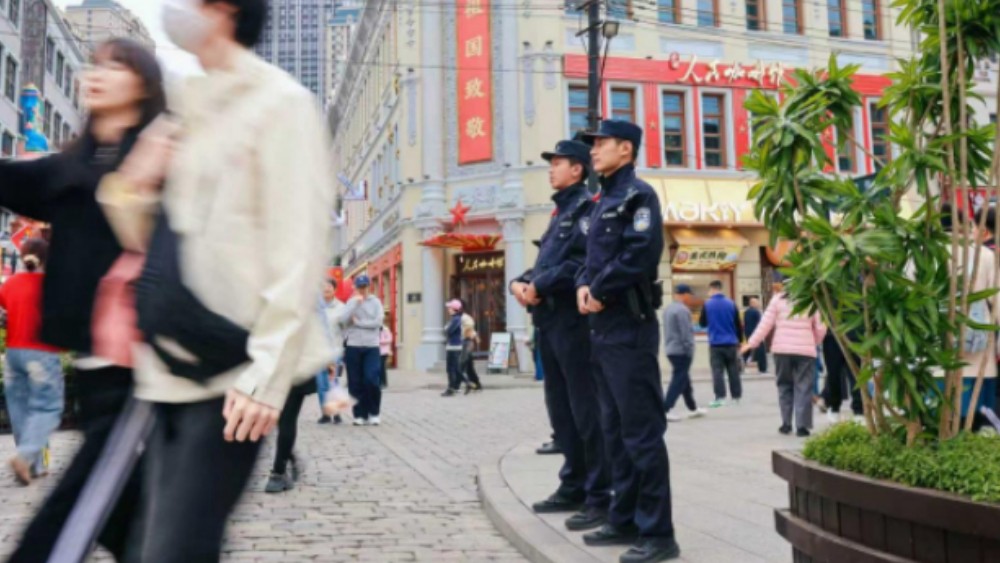 冰城公安：警灯常亮 守护常在