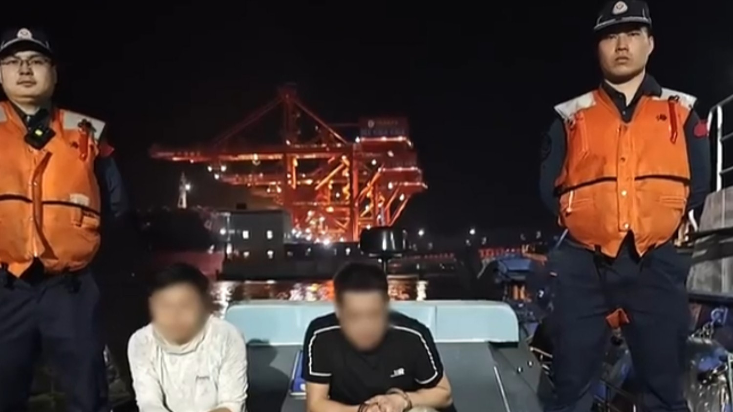 嫌犯边逃边抛货！北海海警5天连查4起走私案