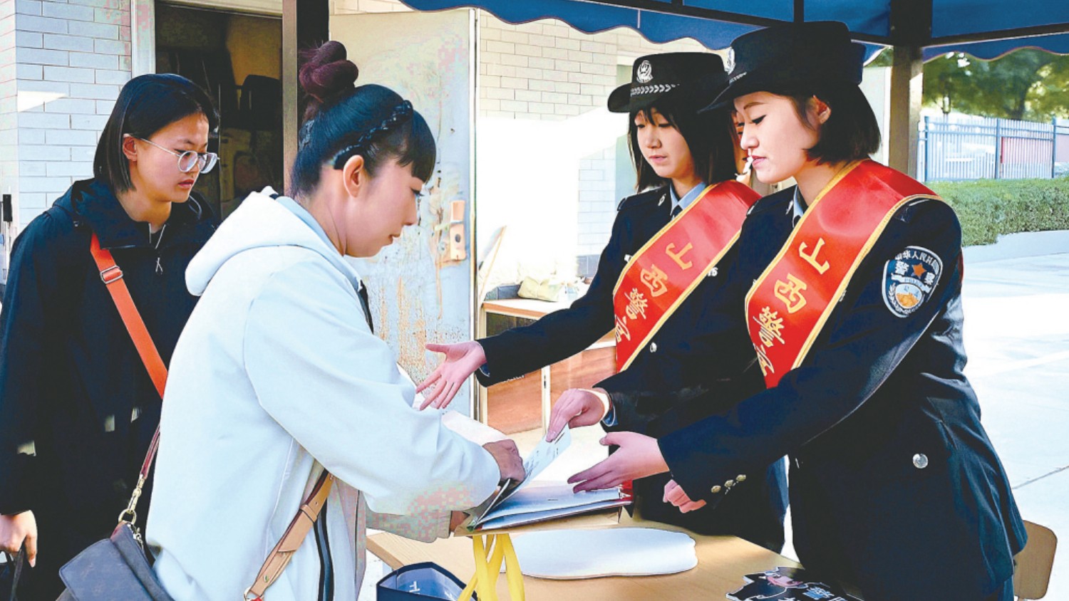 暖心迎新