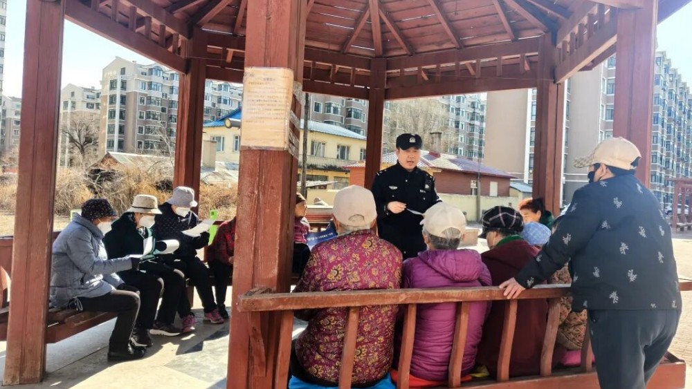 冰城公安奏响普法宣传“三重奏”
