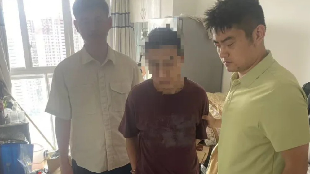 景德镇有人深夜张贴“涉黄小卡片”，警方出击！