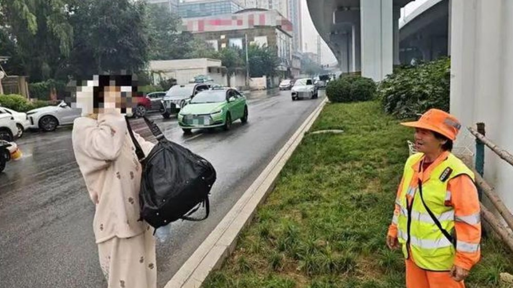 西安新城公安：用脚步丈量民情 用服务温暖民心
