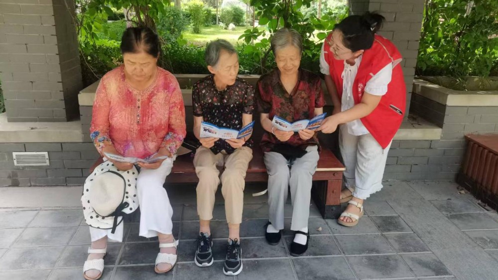 银川市兴庆区康平社区：暖阳照晚晴 巾帼护平安