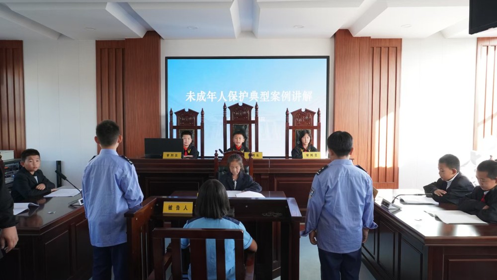 凤城检事映初心 法治实践显担当