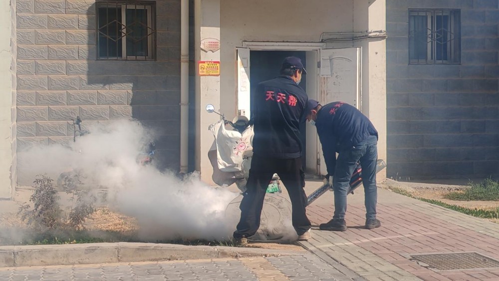 银川市兴庆区玺悦社区：秋季消杀除隐患 精细防护筑健康