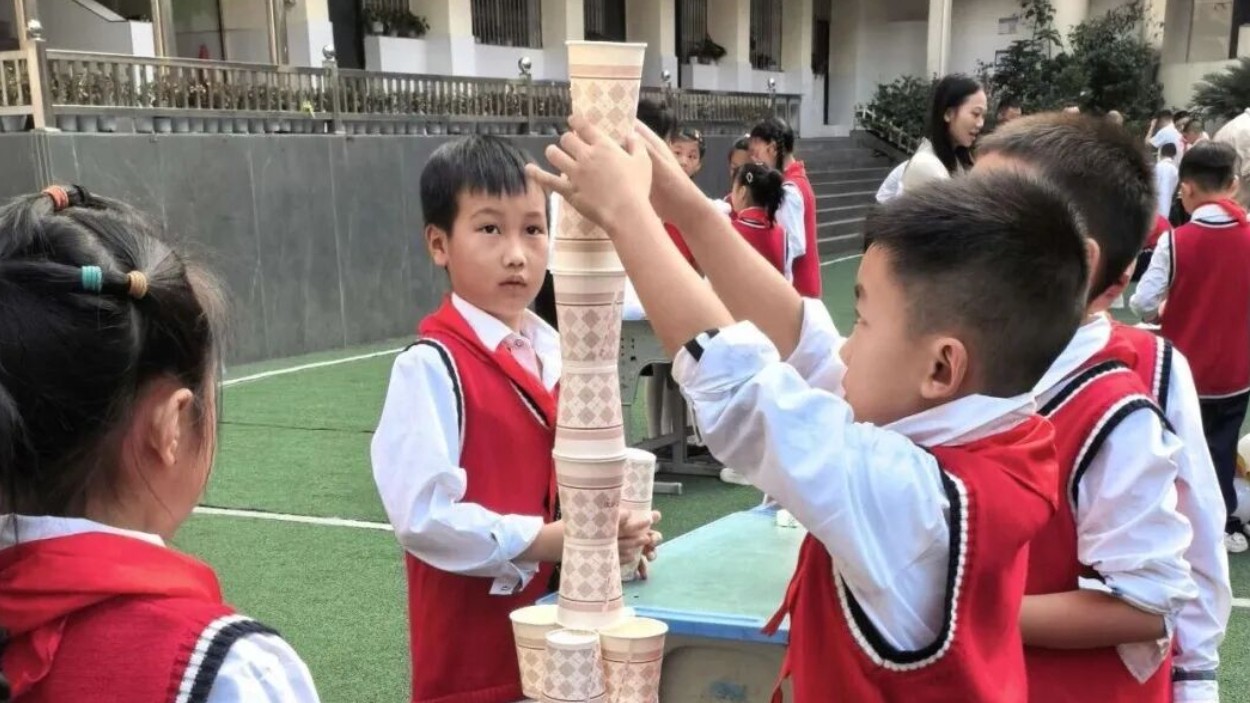 宣汉县红专路小学举行第27届校园科技节