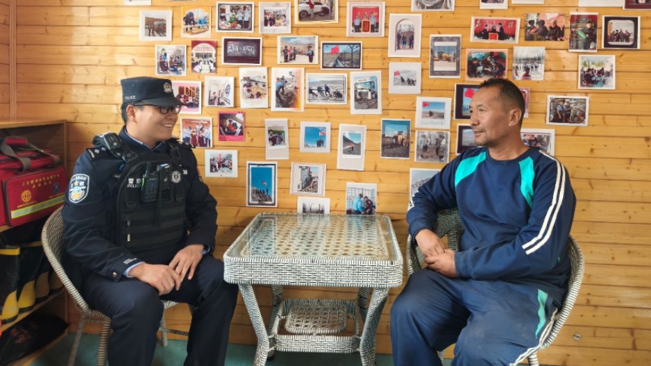 便民驿站架起警民“连心桥”