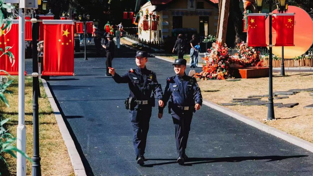 “走在哪里都能看到巡逻民警的身影！”冰城公安让“看得见的安全感”遍布街头巷尾