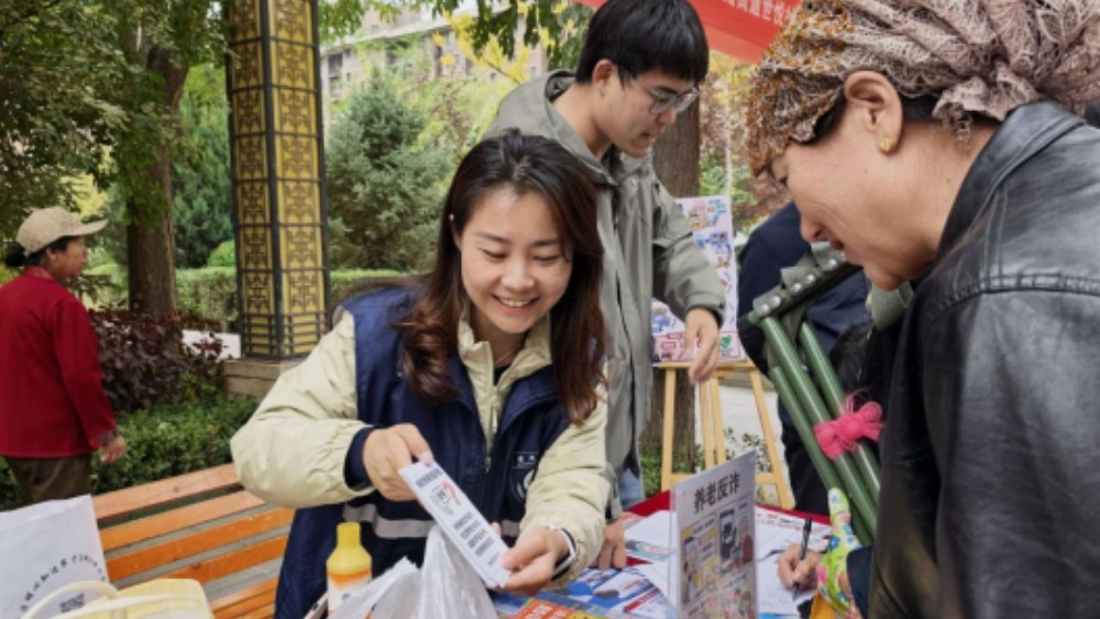 银川市金凤区世悦社区：金秋承暖意 反诈护桑榆