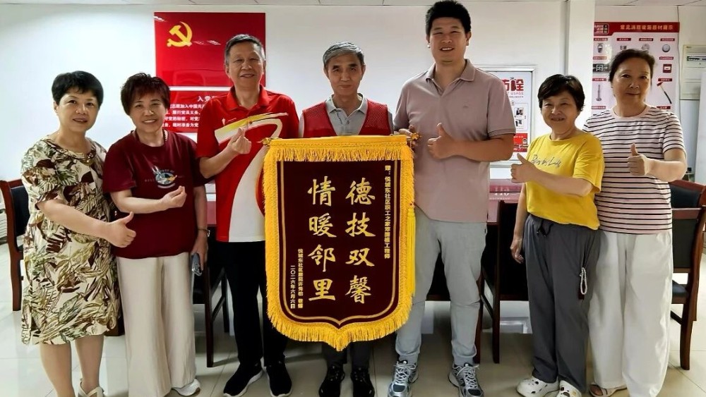 南昌：重阳节银发如金，他们用“余热”点亮社区万家灯火