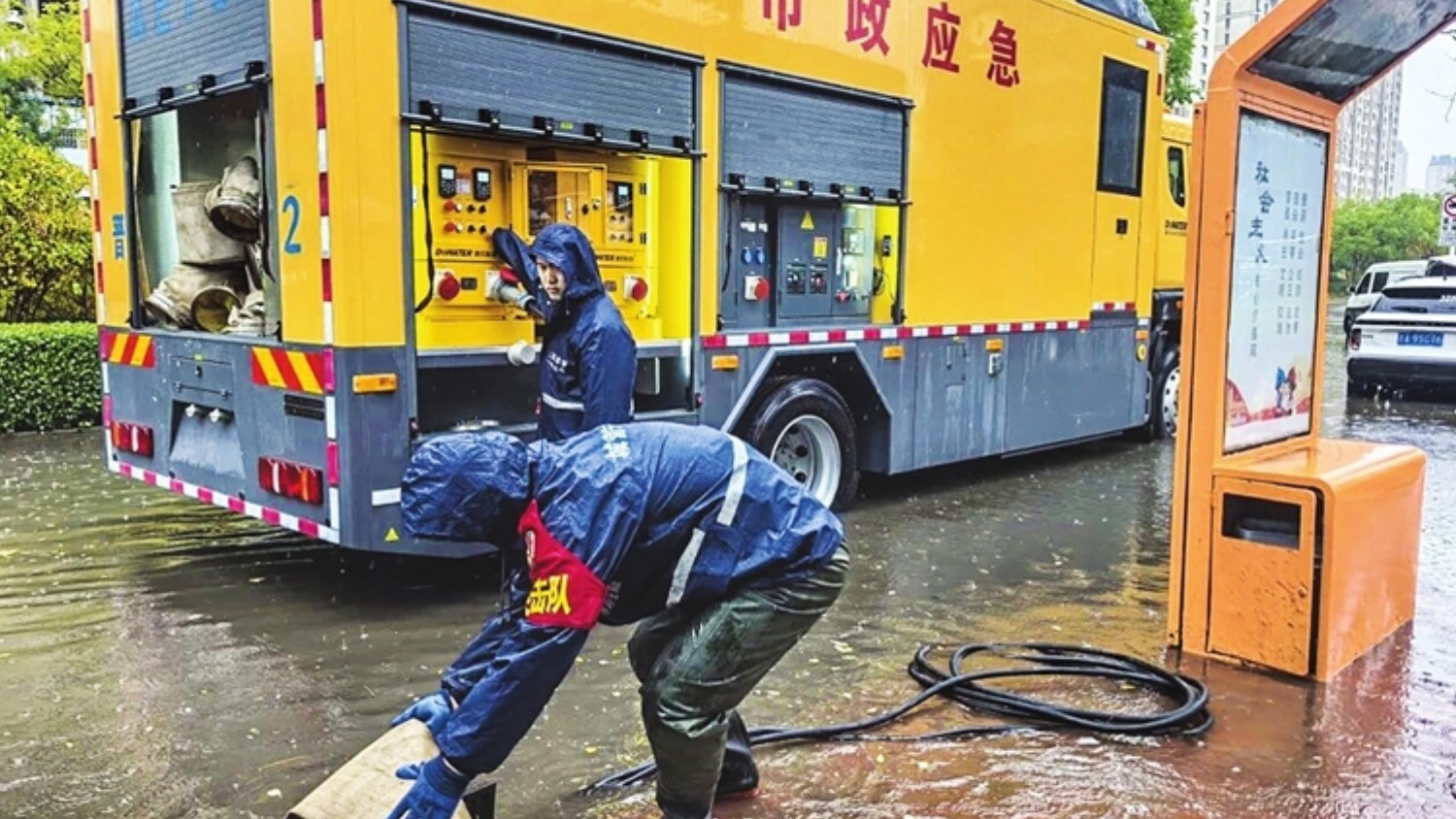 市城管部门：以雨为令 迅速行动