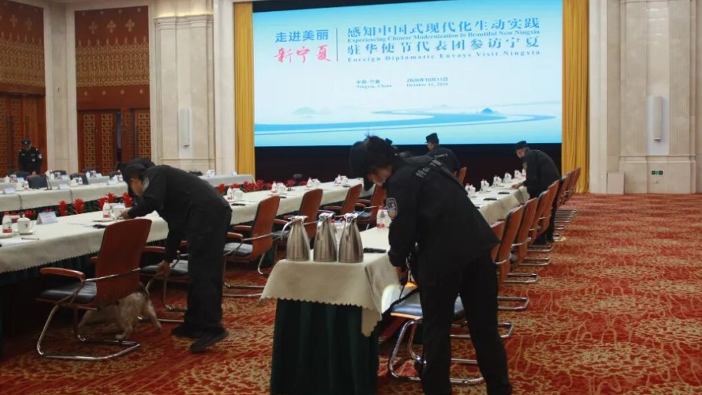 葡香盛会映警徽 无声“铸盾”护平安