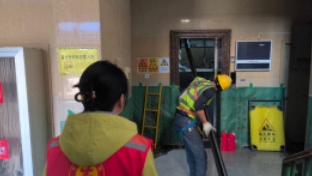 银川市兴庆区信义社区：旧梯焕新除隐患 普法护航保平安