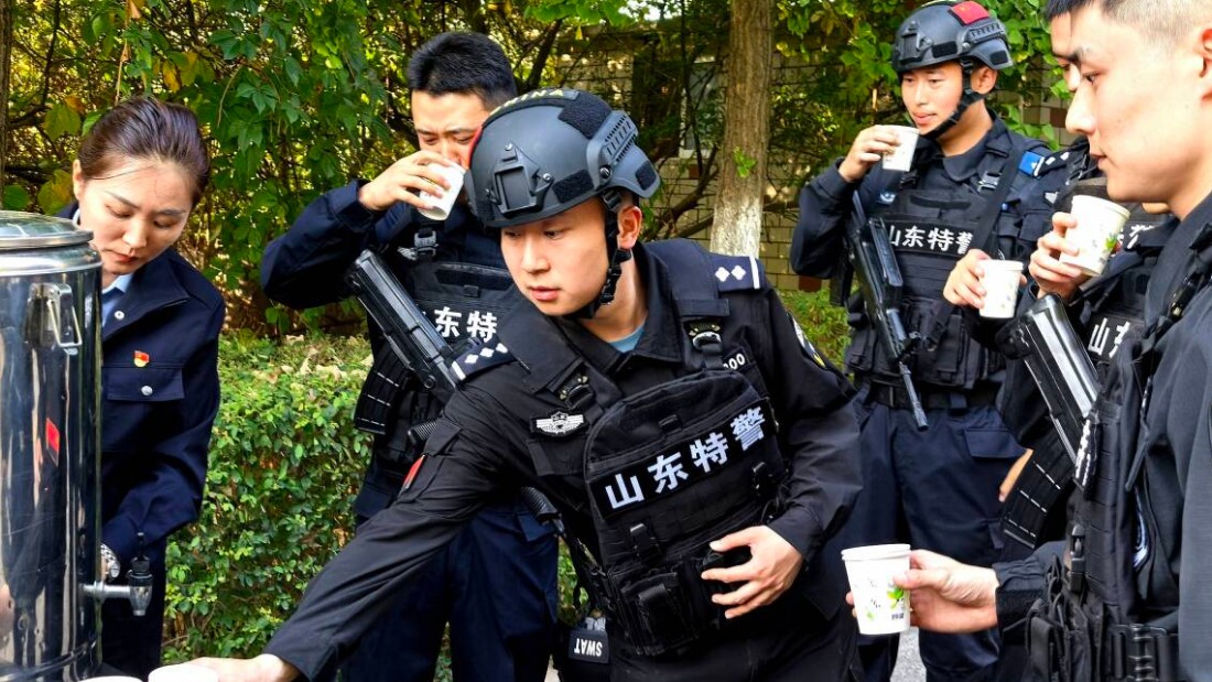 沙场秋点兵 砺剑护平安