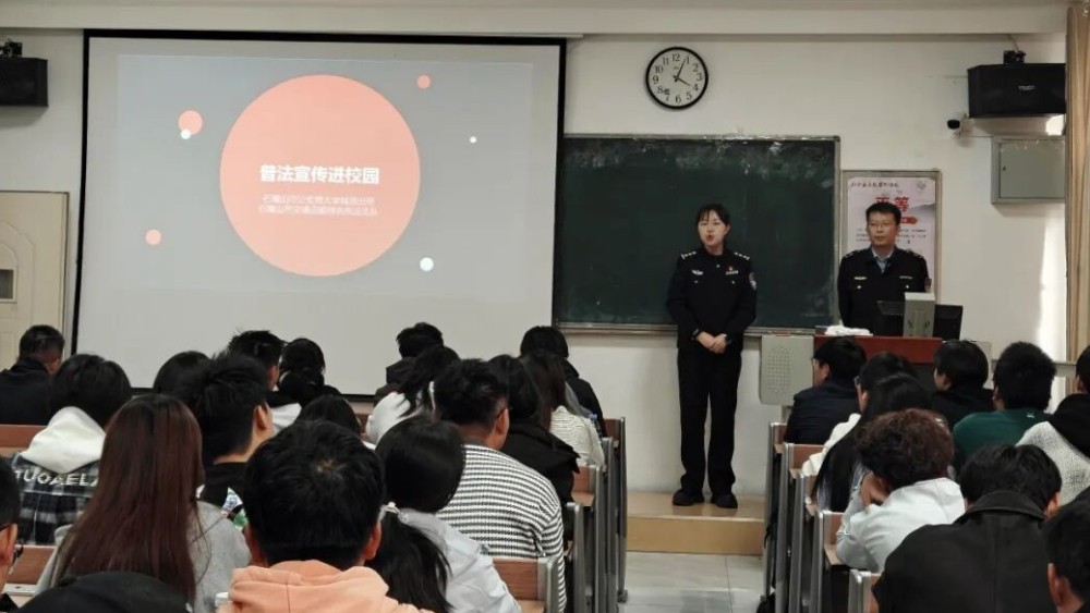 多维施策守阵地 倾心护学筑平安