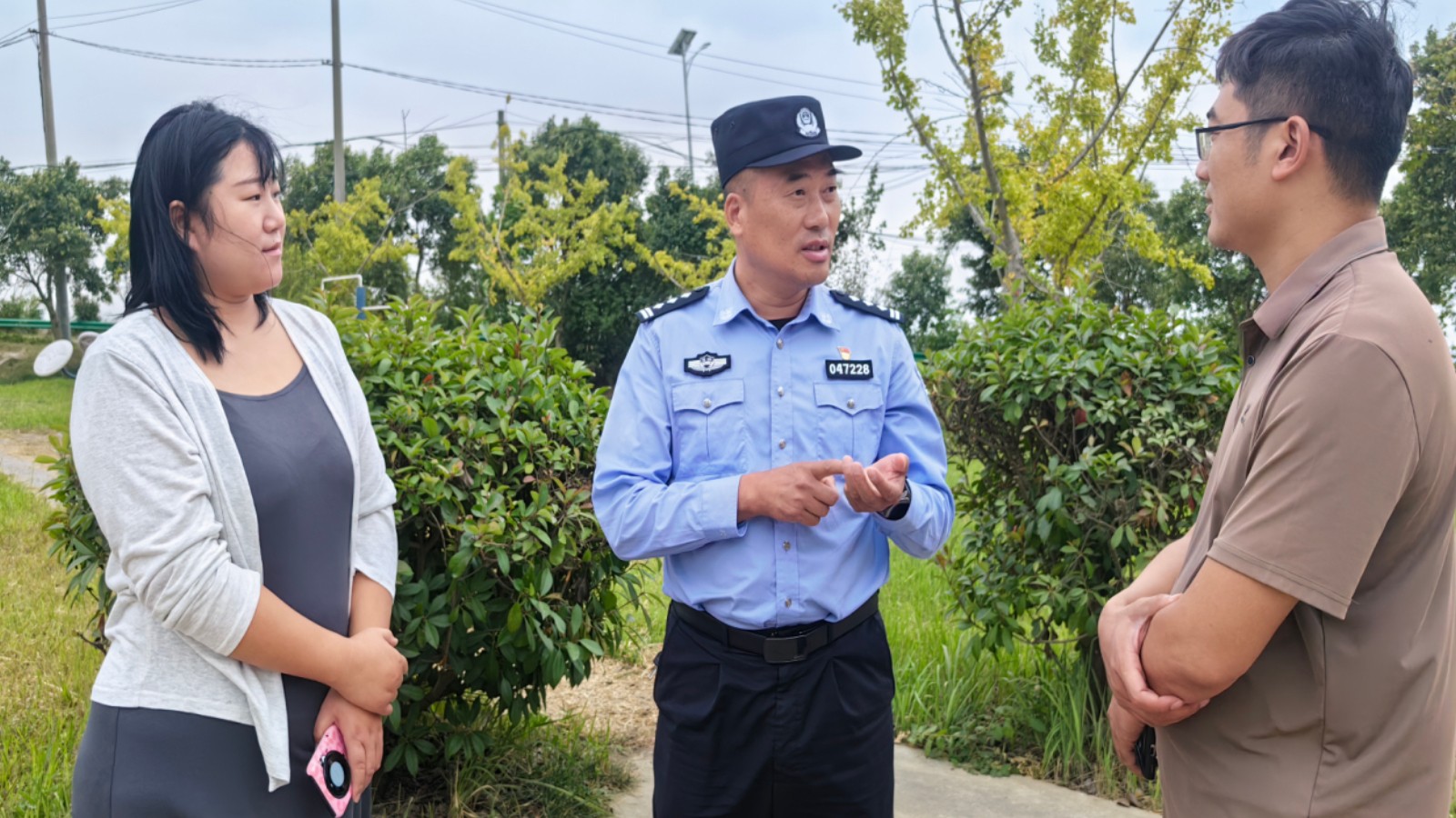 走访入户听民声 贴心服务护平安
