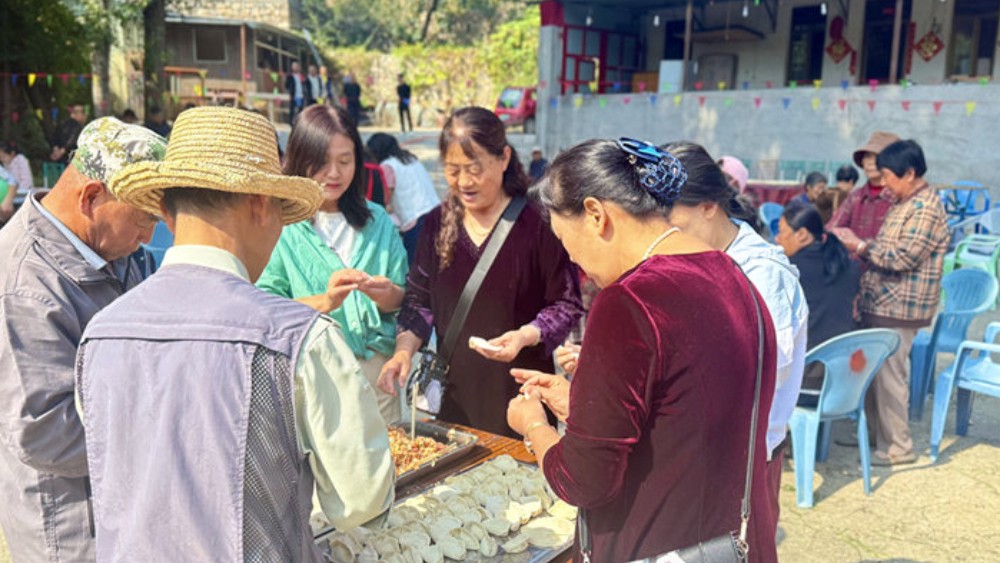 保定市满城区：孝老饺子宴 情暖深山村