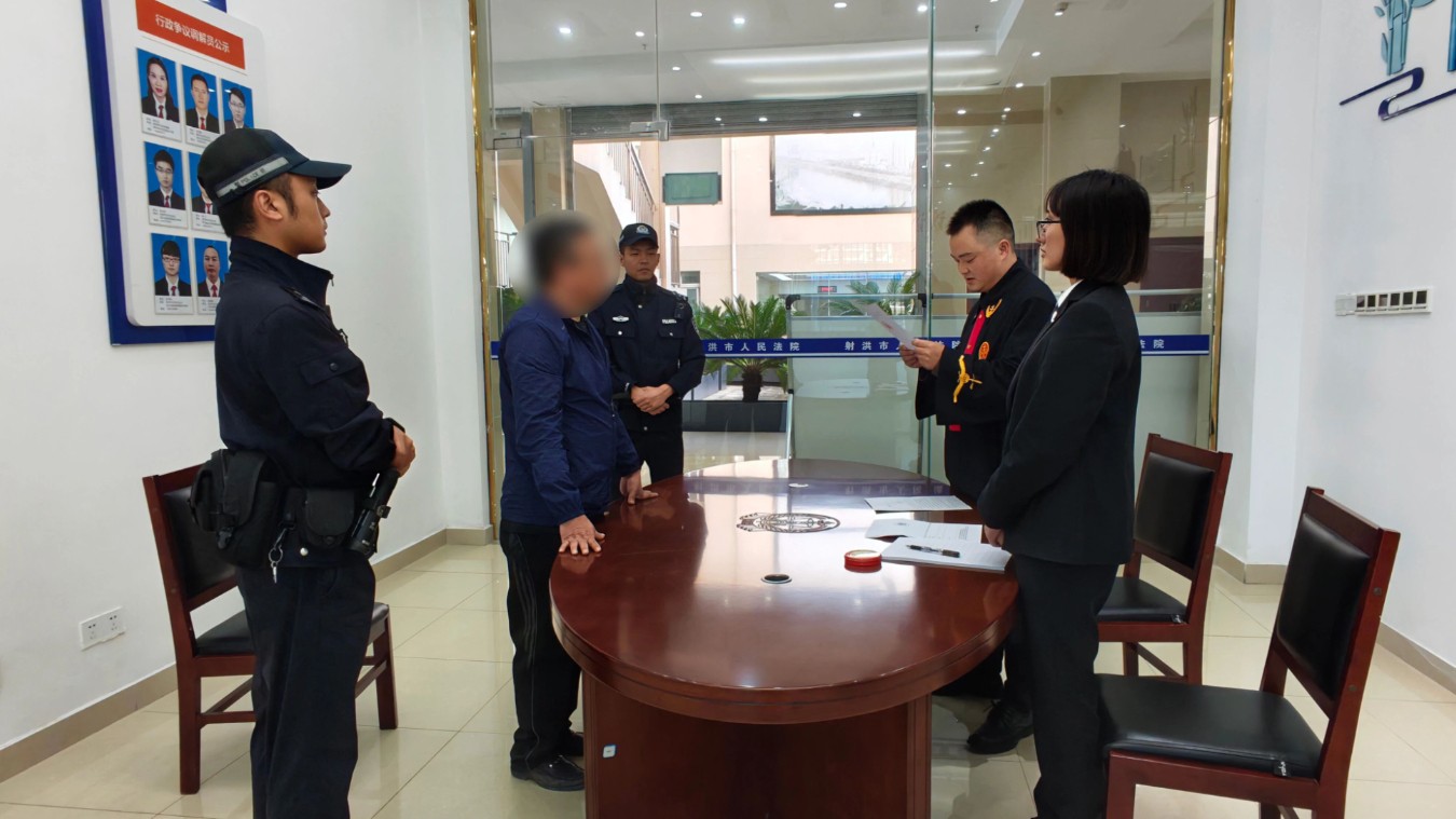 伪造证据把法律视为儿戏，终将为自己的谎言买单
