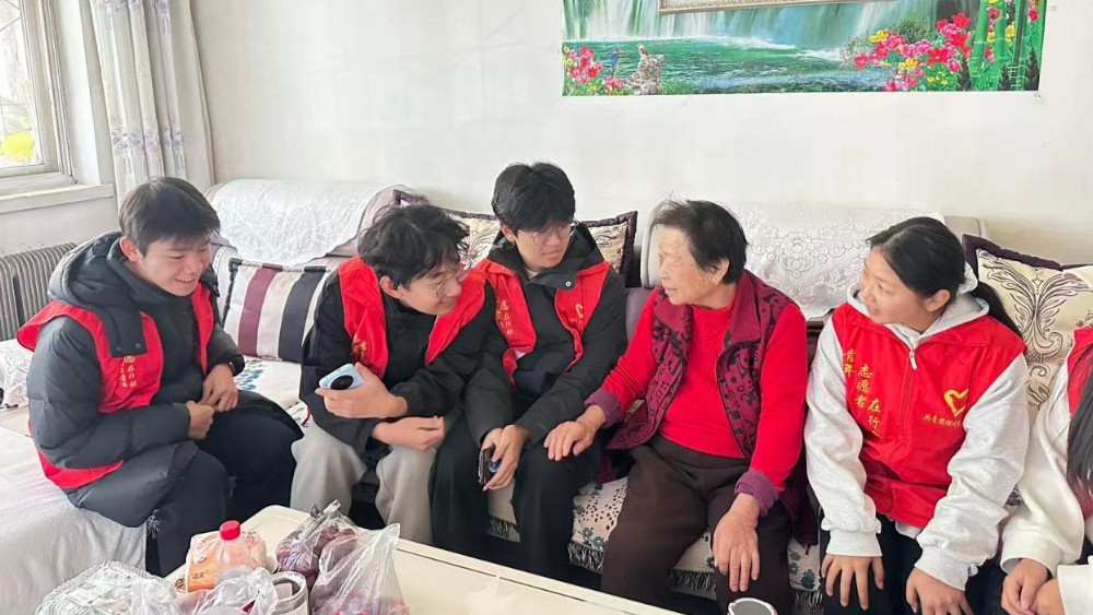 银川市兴庆区永康社区：校社联动护银发 法治温情暖桑榆