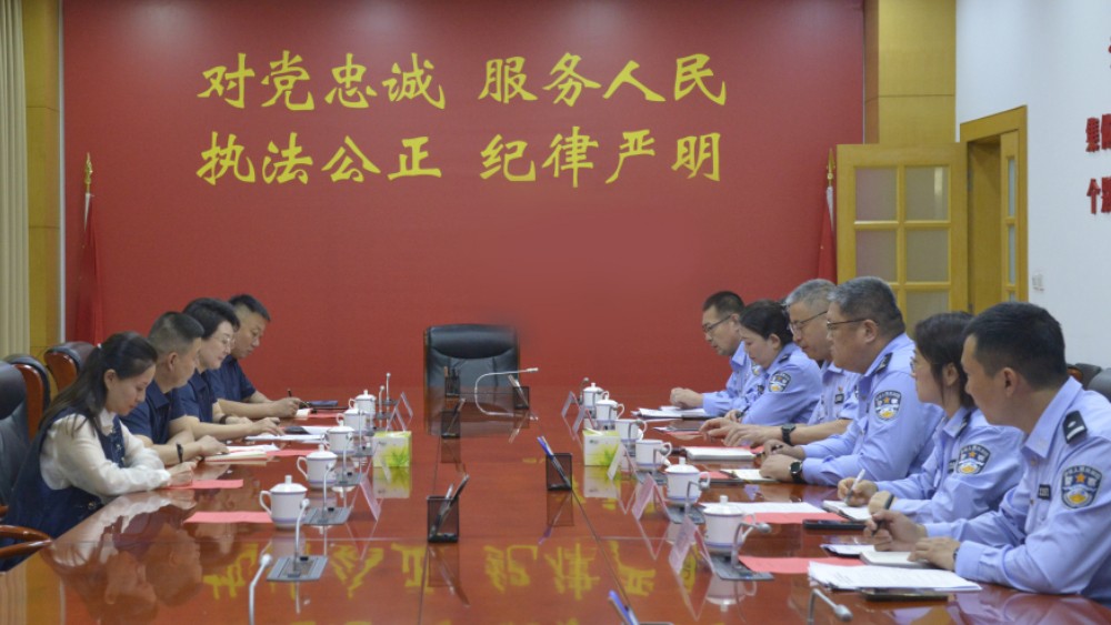 人民法治网山东运营中心调研临沂市交管支队